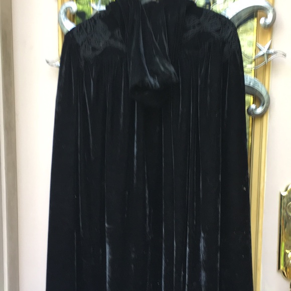 NWOT Priestess Robe, purchased brand new in Salem, Massachusetts - Picture 5 of 16